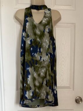 Olivaceous Keyhole Choker Neck Olive Green & Navy Tie-Dye Watercolor Shift Dress